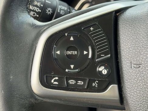 Used 2018 Honda Civic Touring image 21