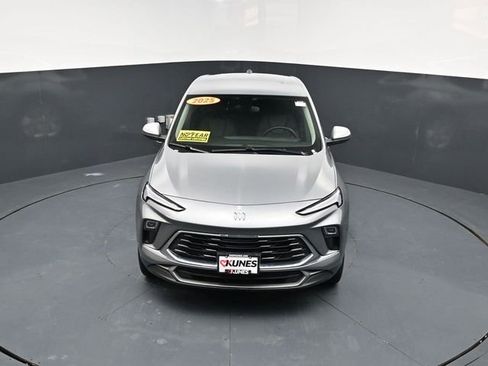 Used 2025 Buick Encore GX Preferred AWD/4WD image 36