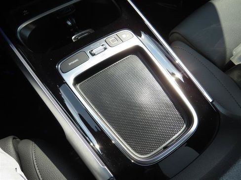 Used 2026 Mercedes-Benz GLB 250 4MATIC image 16