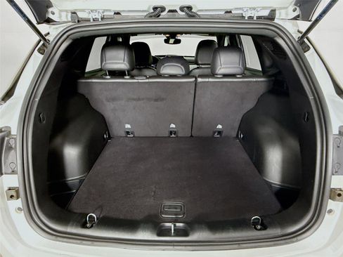 Used 2024 Jeep Compass Latitude image 24