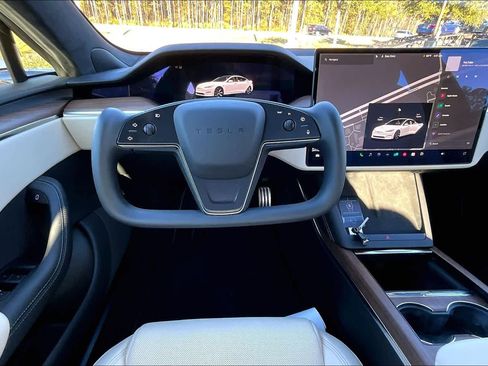 Used 2022 Tesla Model S image 5