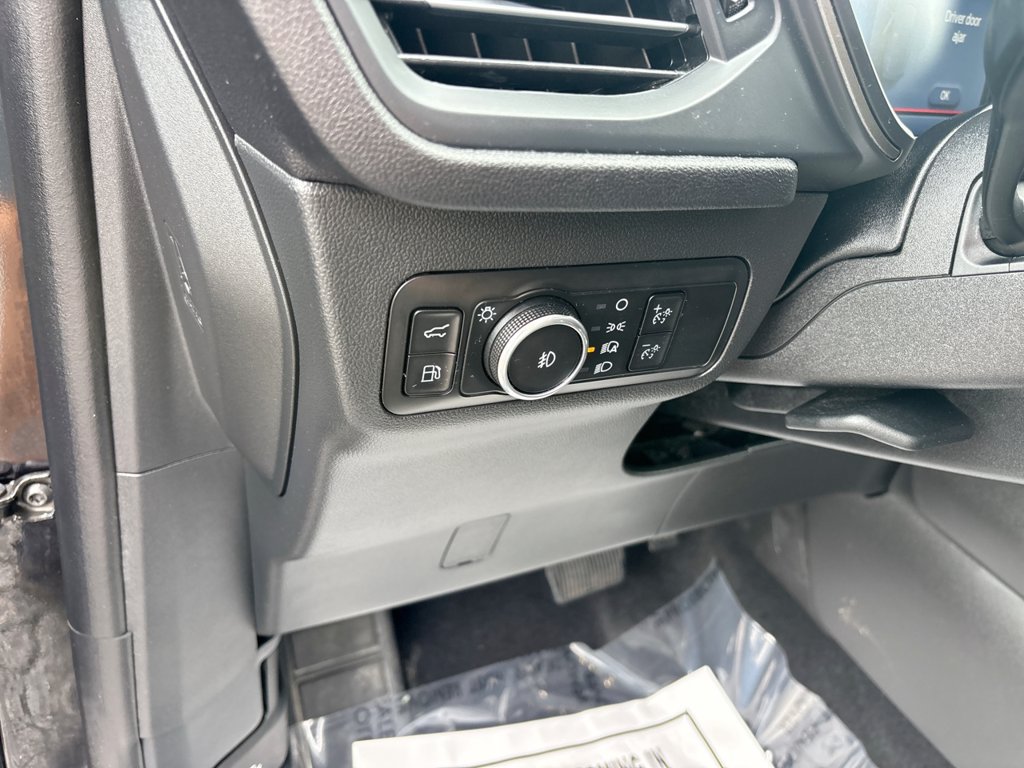 Used 2025 Ford Escape SE FWD image 27