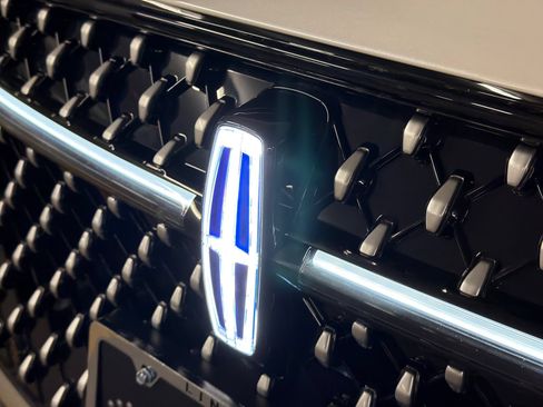 New 2026 Lincoln Nautilus Reserve AWD/4WD image 14