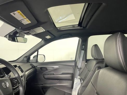 Used 2023 Honda Passport EX-L image 16