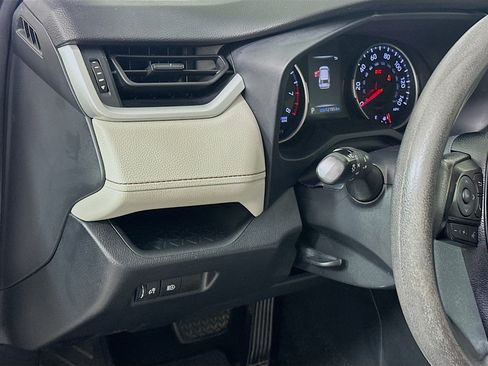 Used 2021 Toyota RAV4 XLE image 17