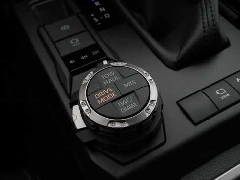 Certified 2025 Toyota 4Runner TRD Off-Road Premium image 27