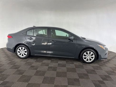 Used 2025 Toyota Corolla LE image 6