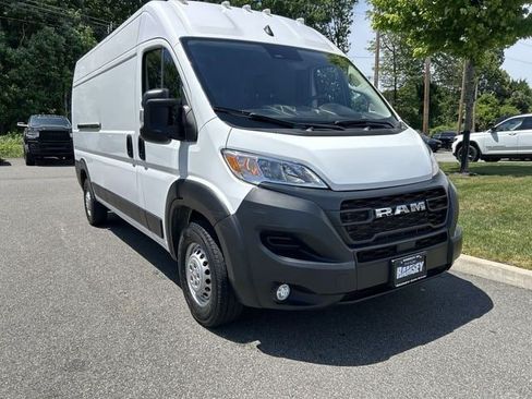 Used 2025 RAM ProMaster 2500 w/ Convenience Group FWD image 2