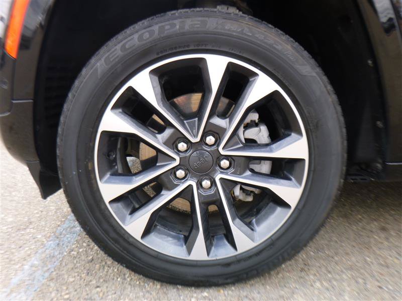 Used 2023 Jeep Grand Cherokee Overland w/ Advanced Protech Group III AWD/4WD image 23