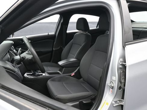 Used 2019 Chevrolet Cruze LT w/ RS Package FWD image 10