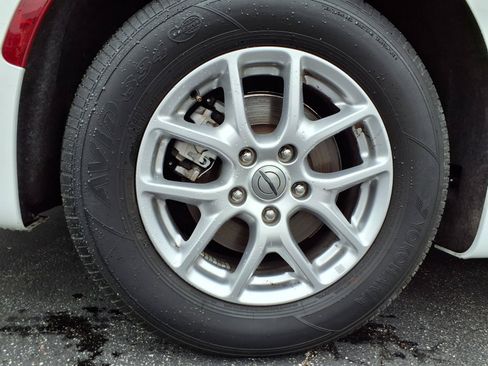 Used 2023 Chrysler Pacifica Touring-L FWD image 34