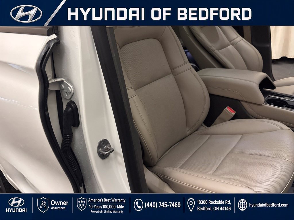 Used 2023 Lincoln Corsair AWD w/ Equipment Group 101A image 32