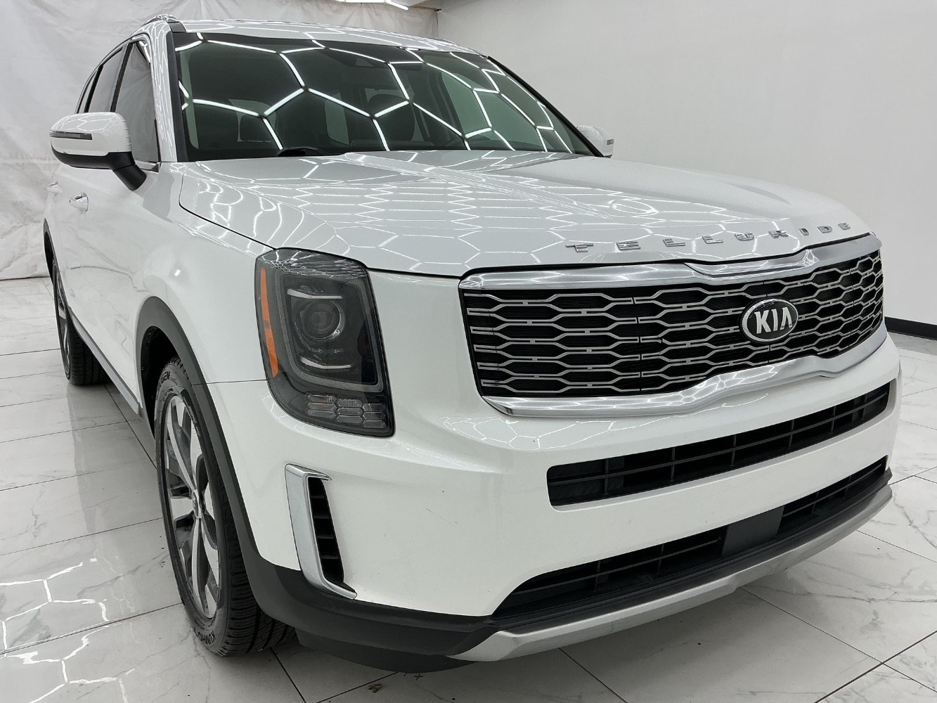 Used 2020 Kia Telluride S AWD/4WD image 3