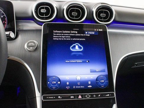 Used 2025 Mercedes-Benz C 300 Sedan image 31