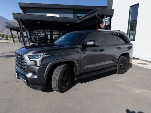 Used 2024 Toyota Sequoia Limited AWD/4WD image 3