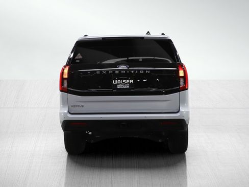 Used 2026 Ford Expedition Active image 4