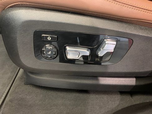 Used 2024 BMW X7 xDrive40i w/ Executive Package image 17