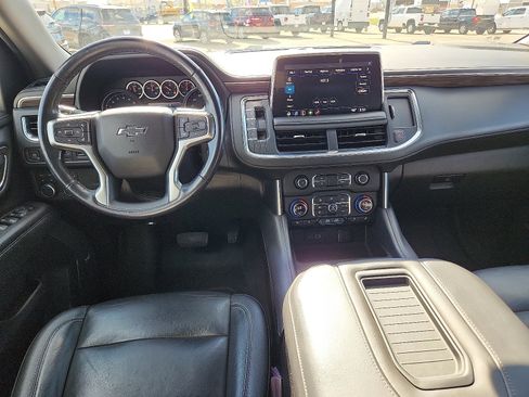 Used 2021 Chevrolet Suburban Z71 w/ Luxury Package image 10