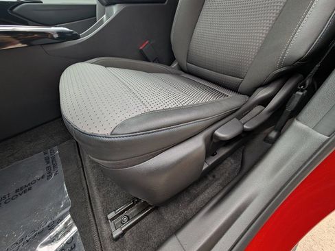 Used 2024 Chevrolet Trax LT w/ Driver Confidence Package image 14