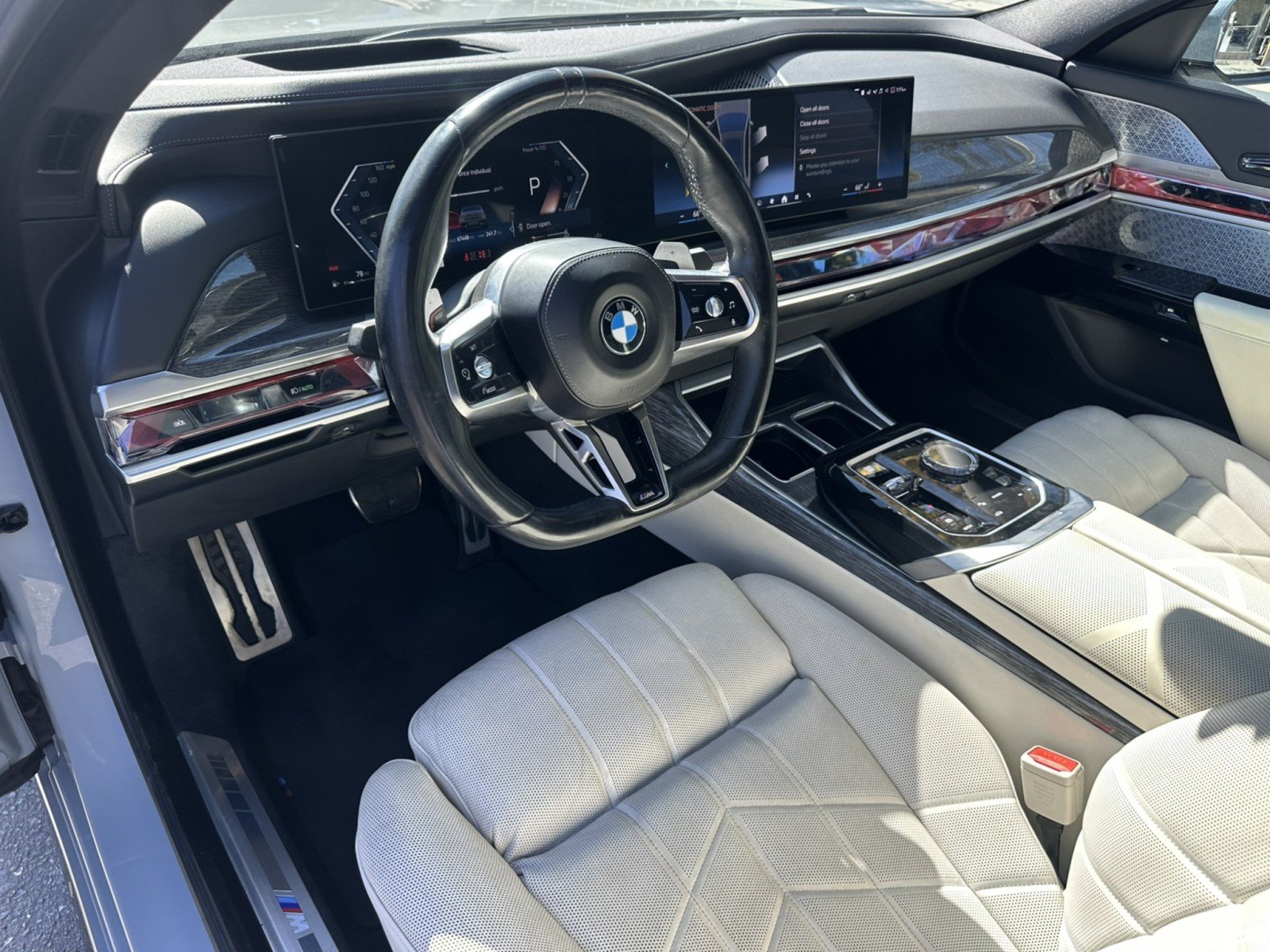 Used 2023 BMW 760i xDrive w/ Luxury Rear Seating Package AWD/4WD image 18