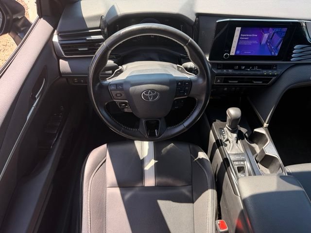Used 2025 Toyota Camry SE FWD image 15