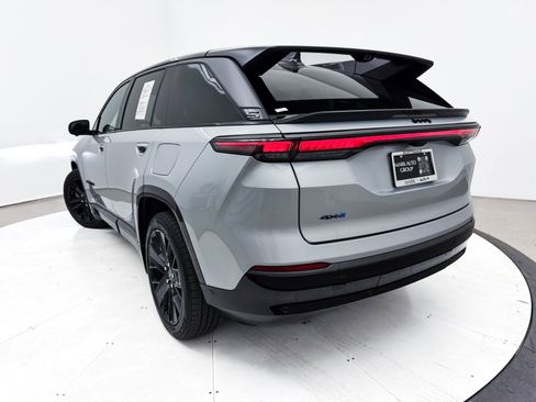 Used 2024 Jeep Wagoneer Launch Edition image 11