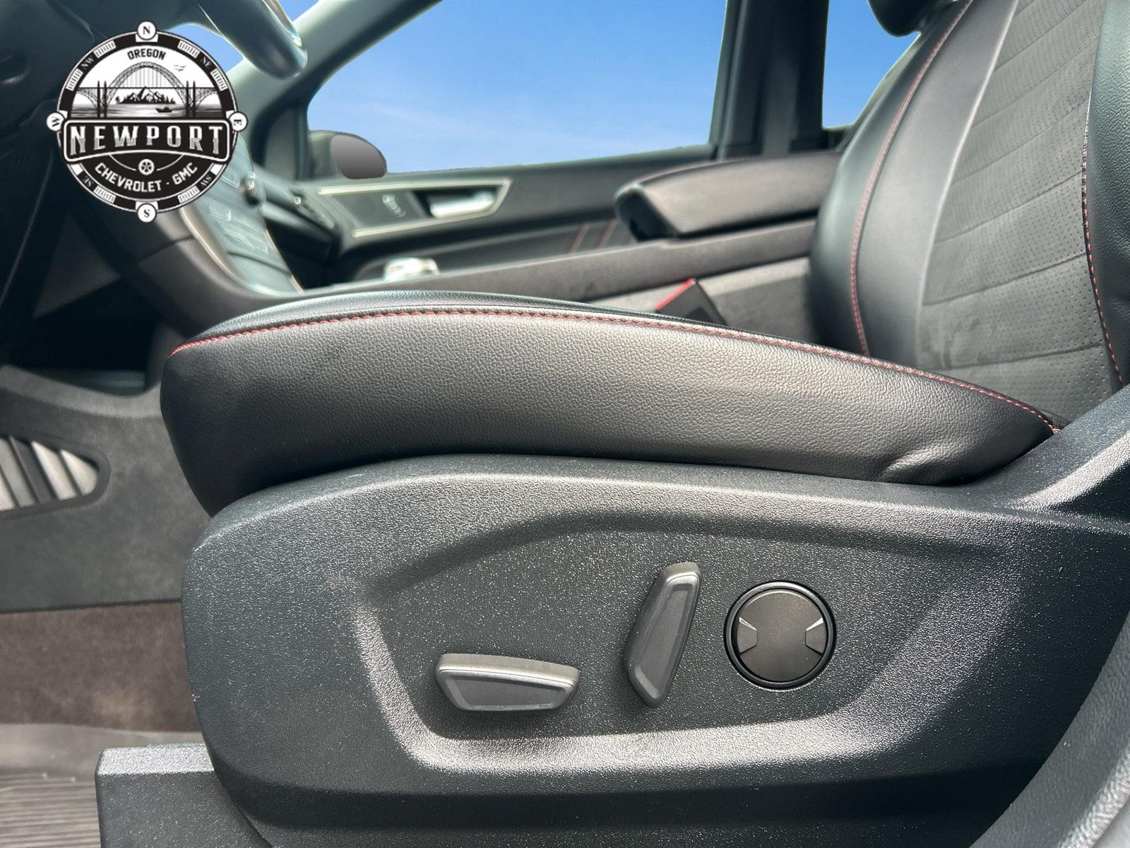 Used 2020 Ford Edge ST-Line w/ Cold Weather Package AWD/4WD image 7