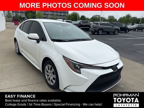 Used 2022 Toyota Corolla LE image 3