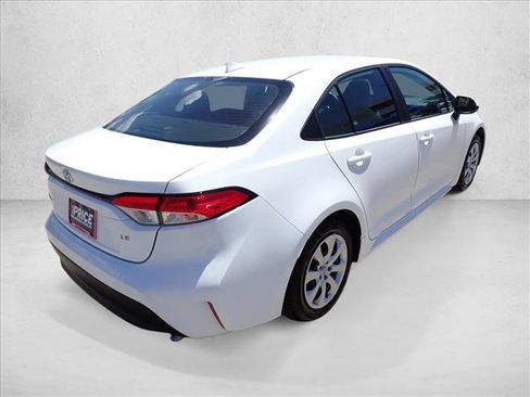 Used 2025 Toyota Corolla LE FWD image 4