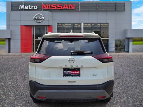 Used 2023 Nissan Rogue SV w/ SV Premium B Package FWD image 5