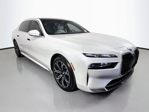 New 2026 BMW i7 eDrive50 w/ Executive Package RWD image 3