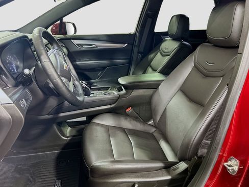 Used 2024 Cadillac XT5 Luxury w/ LPO, Floor Liner Package image 17