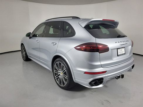 Used 2016 Porsche Cayenne GTS image 3