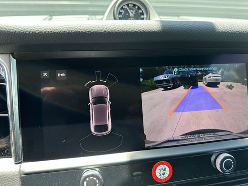 Certified 2025 Porsche Macan Turbo image 27