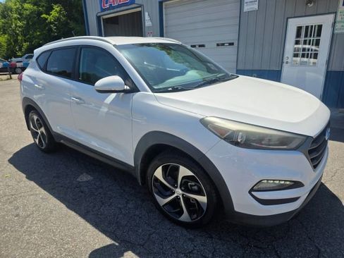 Used 2016 Hyundai Tucson Sport FWD image 3
