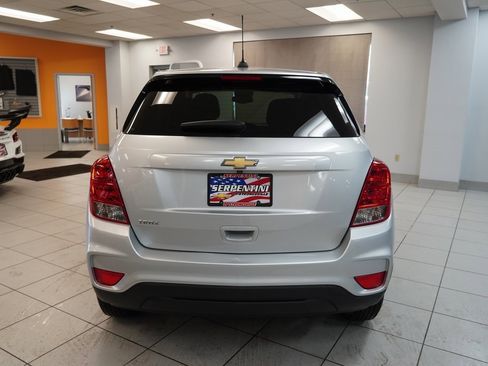 Used 2021 Chevrolet Trax LS w/ Tint and Cruise Package image 8