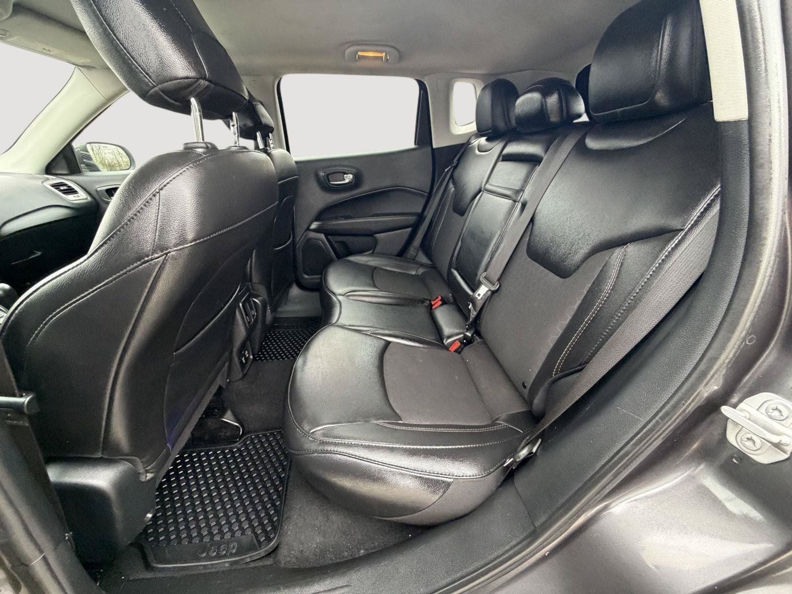 Used 2019 Jeep Compass Latitude w/ Cold Weather Group AWD/4WD image 22
