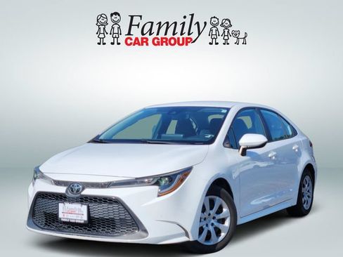 Used 2022 Toyota Corolla LE FWD image 1