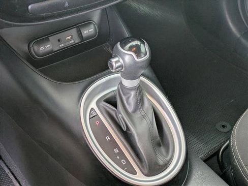 Used 2017 Kia Soul FWD image 12