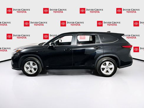 Used 2023 Toyota Highlander LE AWD/4WD image 8