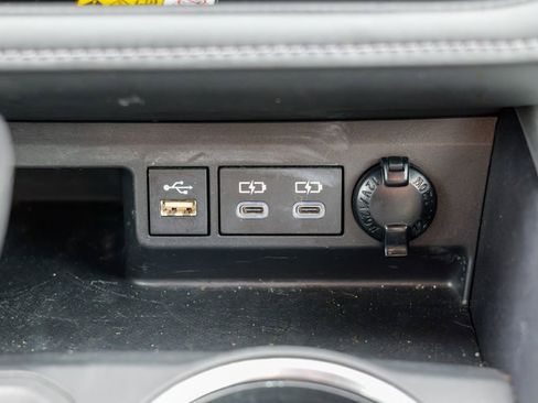 Used 2023 Toyota Highlander XLE AWD/4WD image 50