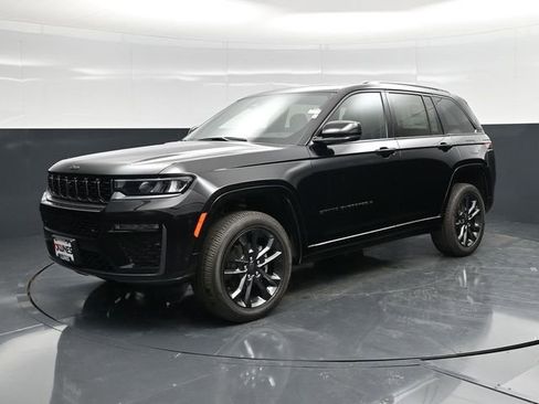 New 2026 Jeep Grand Cherokee Limited AWD/4WD image 3