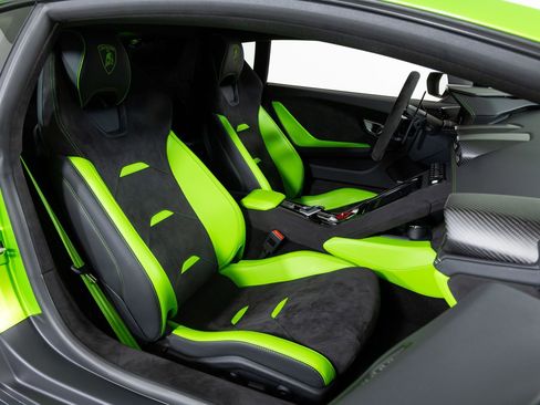 Used 2024 Lamborghini Huracan Sterrato image 31