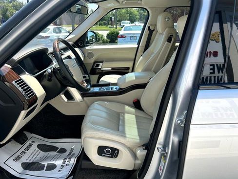 Used 2016 Land Rover Range Rover HSE image 9