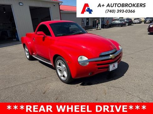 Used 2006 Chevrolet SSR w/ Preferred Equipment Group RWD image 1