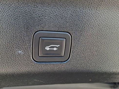 Used 2025 GMC Yukon Denali image 25