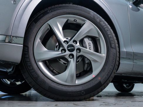 Used 2026 Genesis GV70 2.5T Select image 6