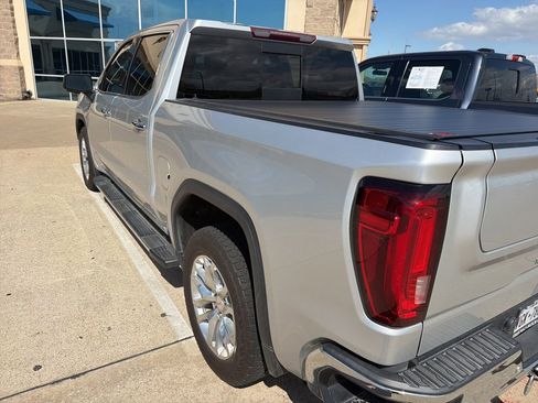 Used 2021 GMC Sierra 1500 SLT image 3