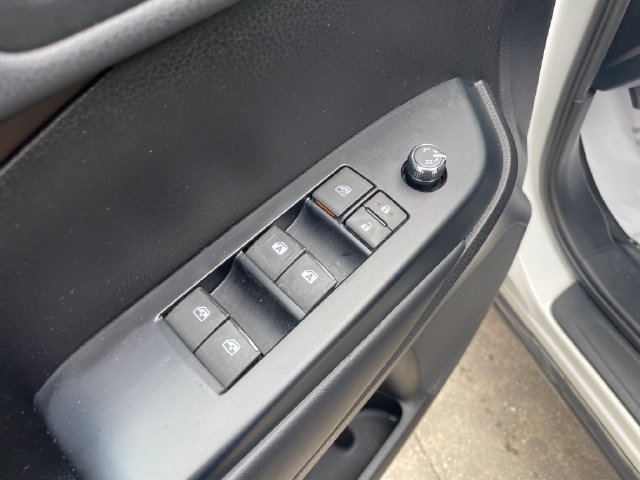 Used 2019 Toyota Highlander XLE AWD/4WD image 21