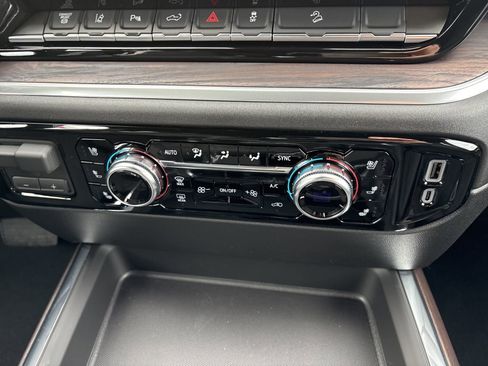 New 2026 GMC Sierra 2500 SLT w/ SLT Premium Package image 21